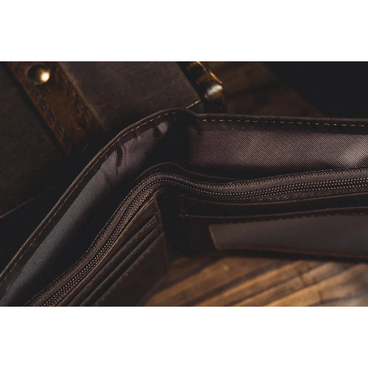 L Deck Switch Wallet by Long Magic Tricks Purse Close-up Illusions